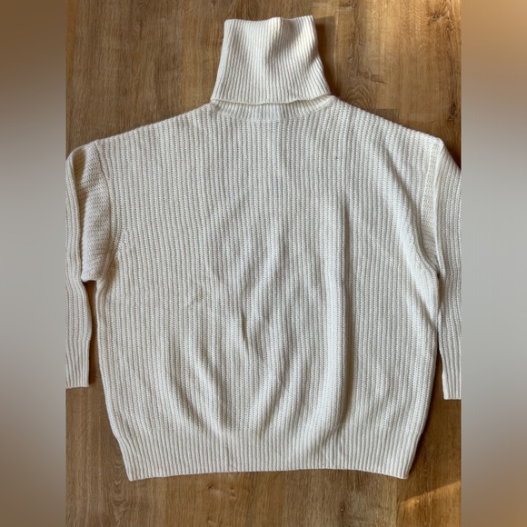 NWT Autumn Cashmere Oversized Turtleneck in WHITE - Picture 6 of 13
